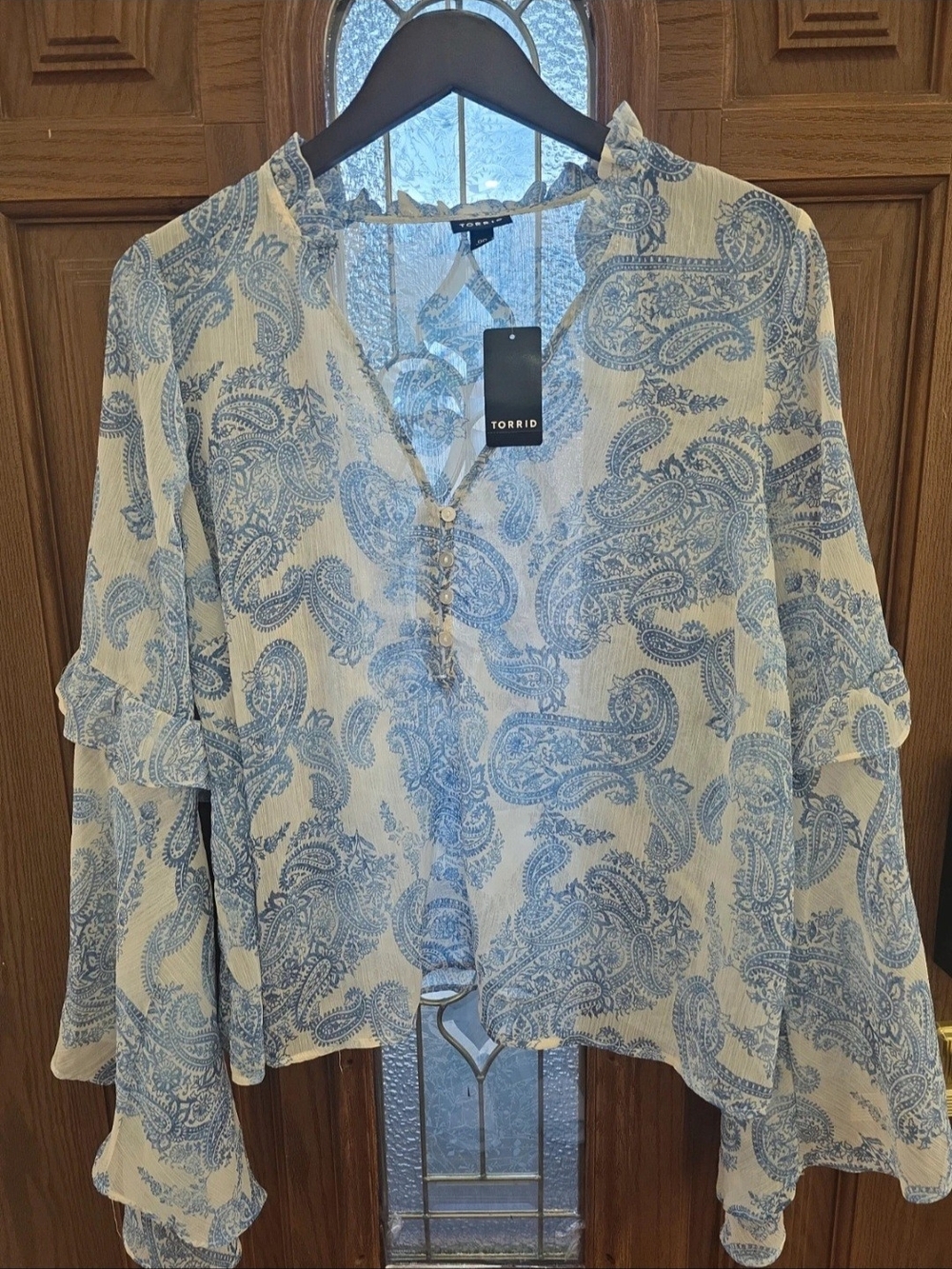 Torrid Light Blue Paisley V-Neck Ruffle Sleeve Blouse Plus Size 00 M/L 10